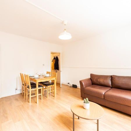 Sootheus - Cosy Surrey Quays Apartment Londra Dış mekan fotoğraf