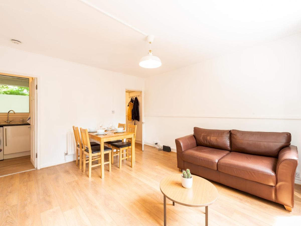 Sootheus - Cosy Surrey Quays Apartment Londra Dış mekan fotoğraf