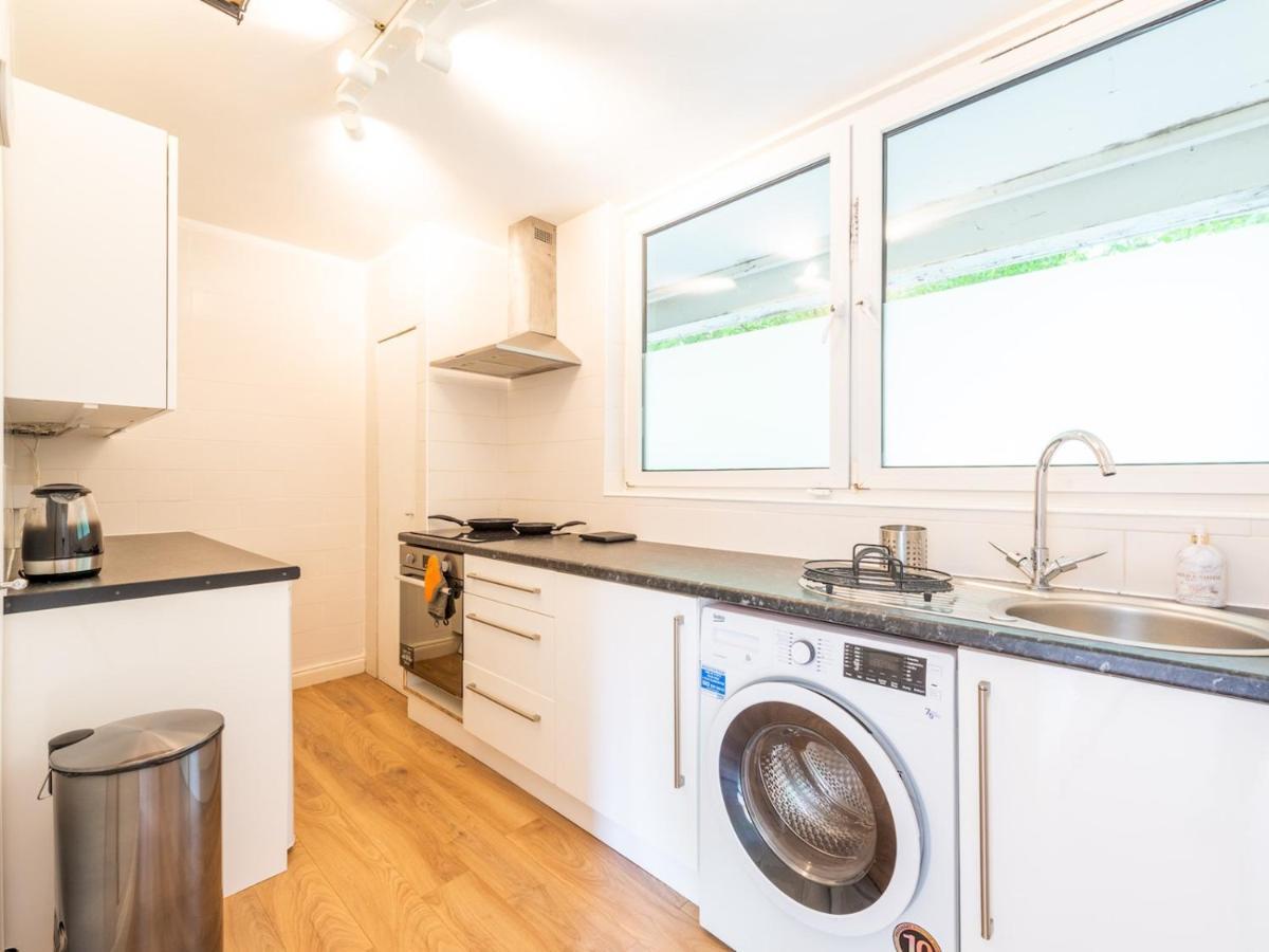 Sootheus - Cosy Surrey Quays Apartment Londra Dış mekan fotoğraf