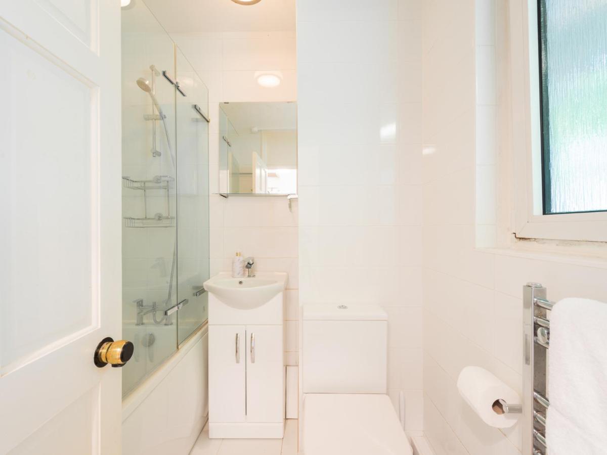 Sootheus - Cosy Surrey Quays Apartment Londra Dış mekan fotoğraf